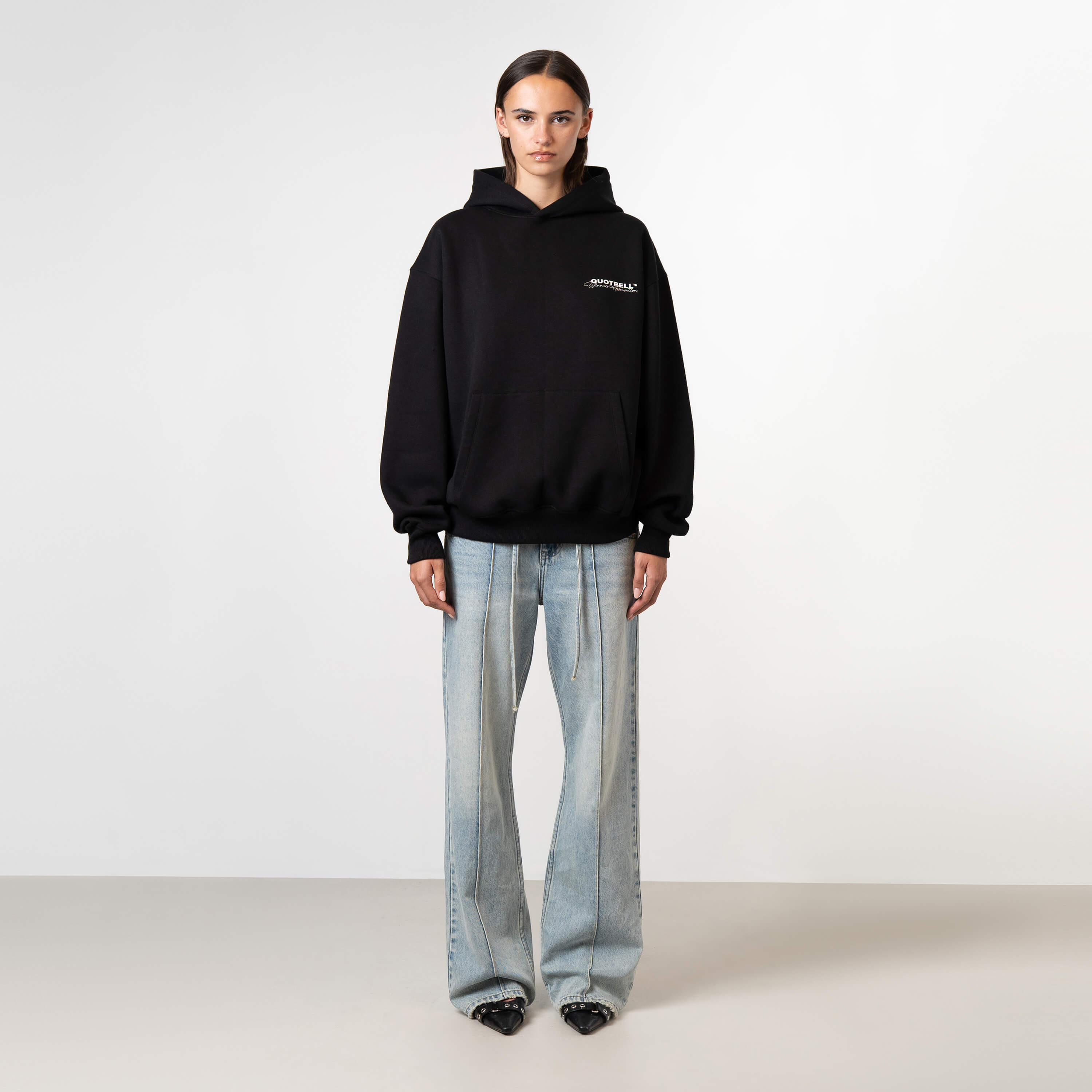 Model is 175 cm and wears size S
