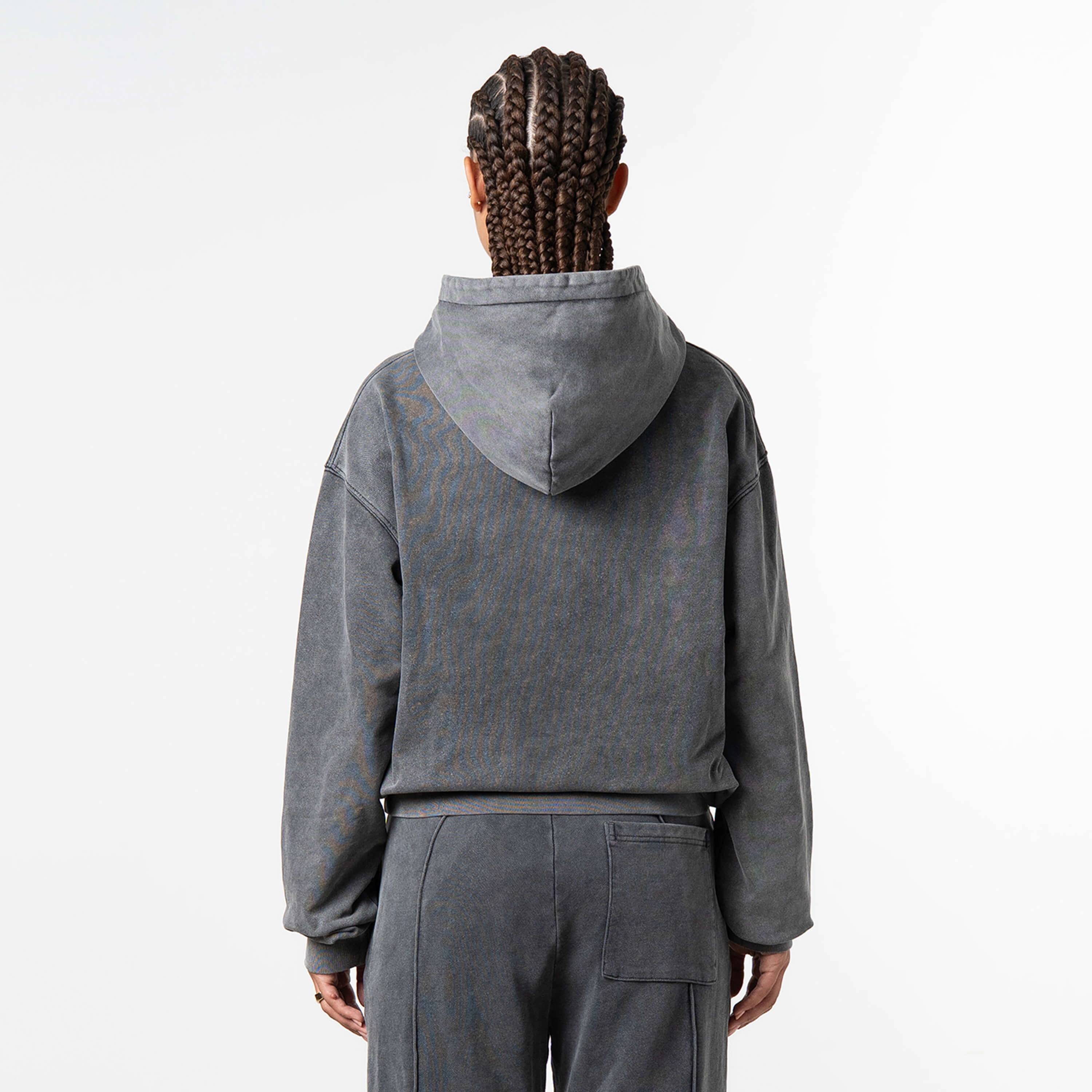 Model is 172 cm and wears size S
