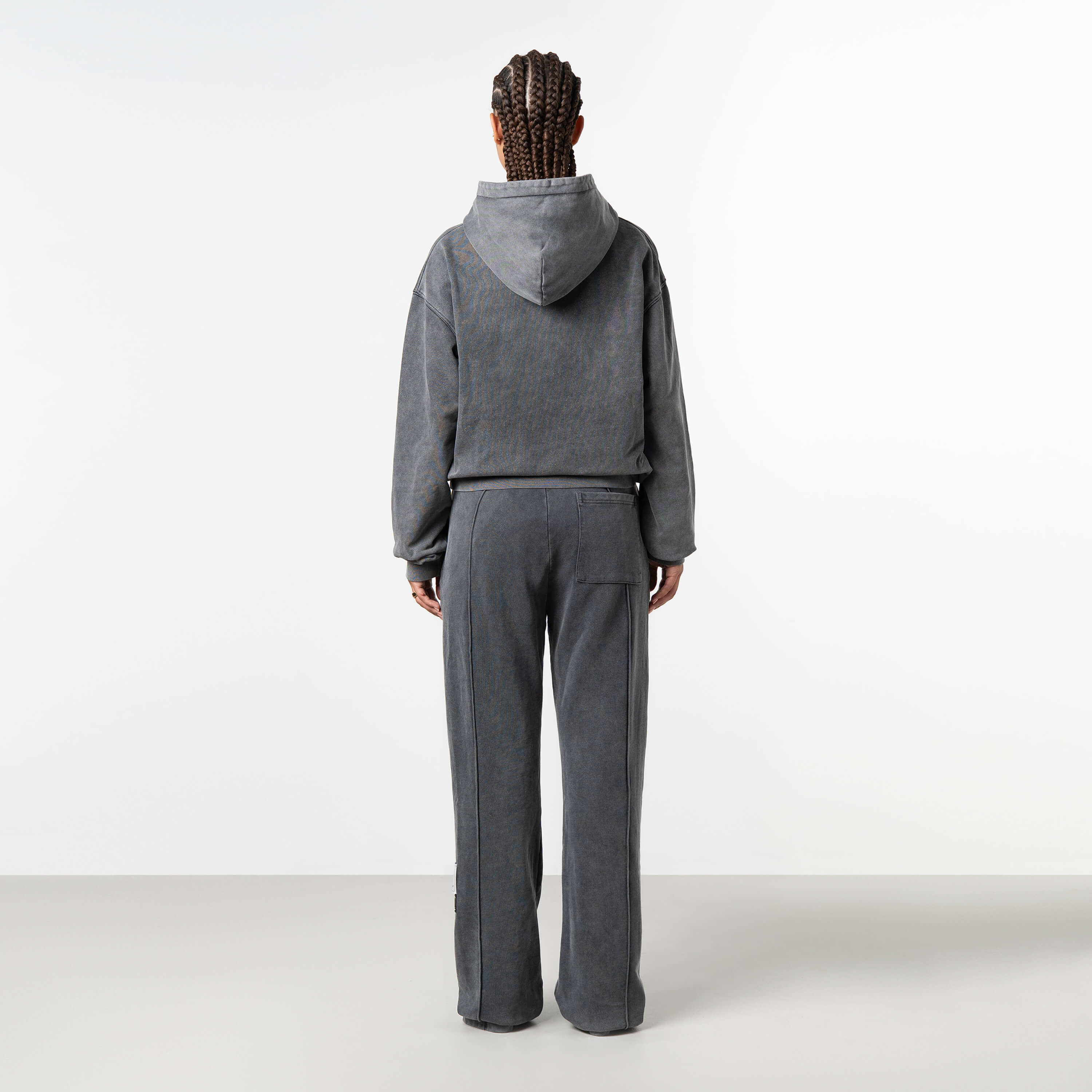 Model is 172 cm and wears size S
