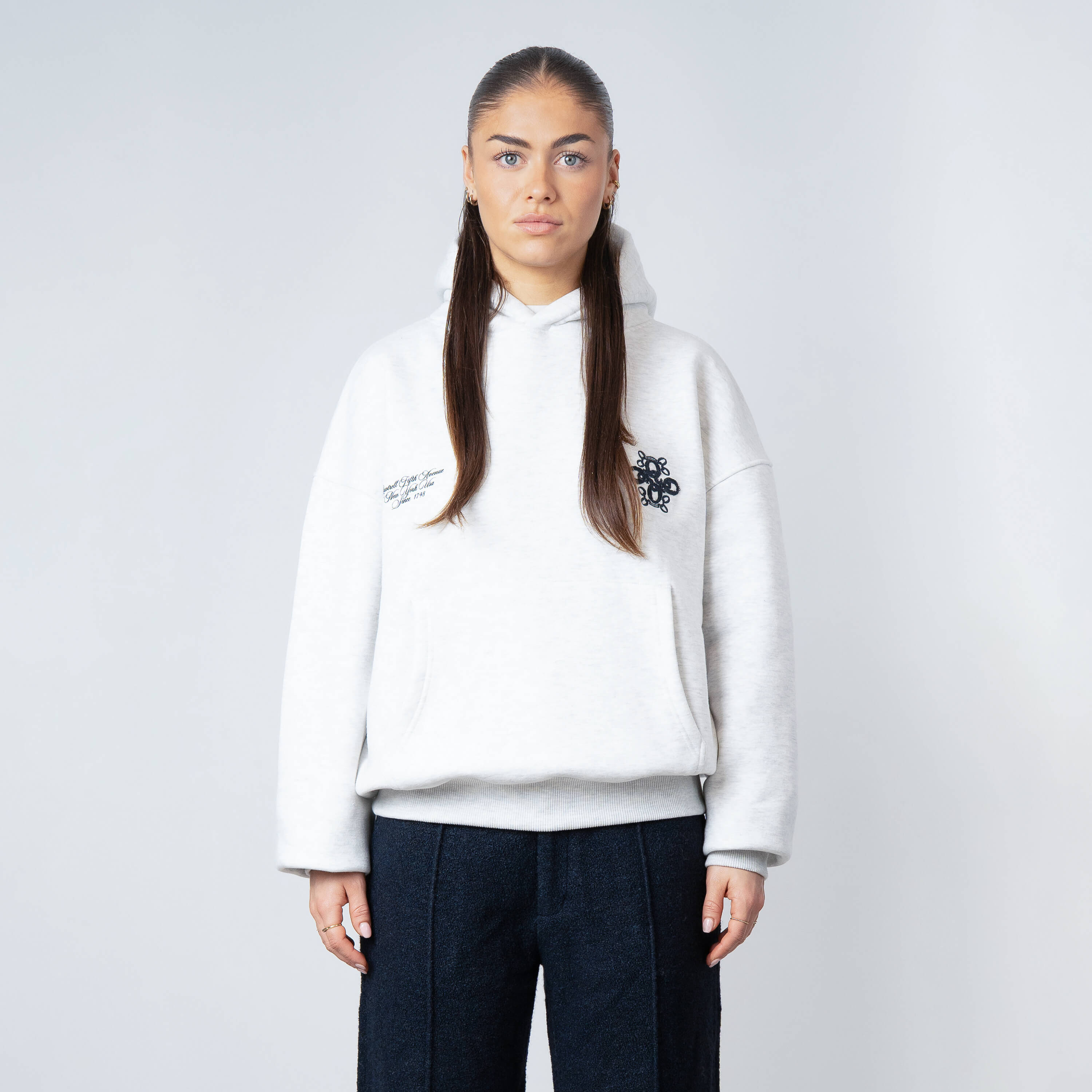 Model is 168 cm and wears size XS
