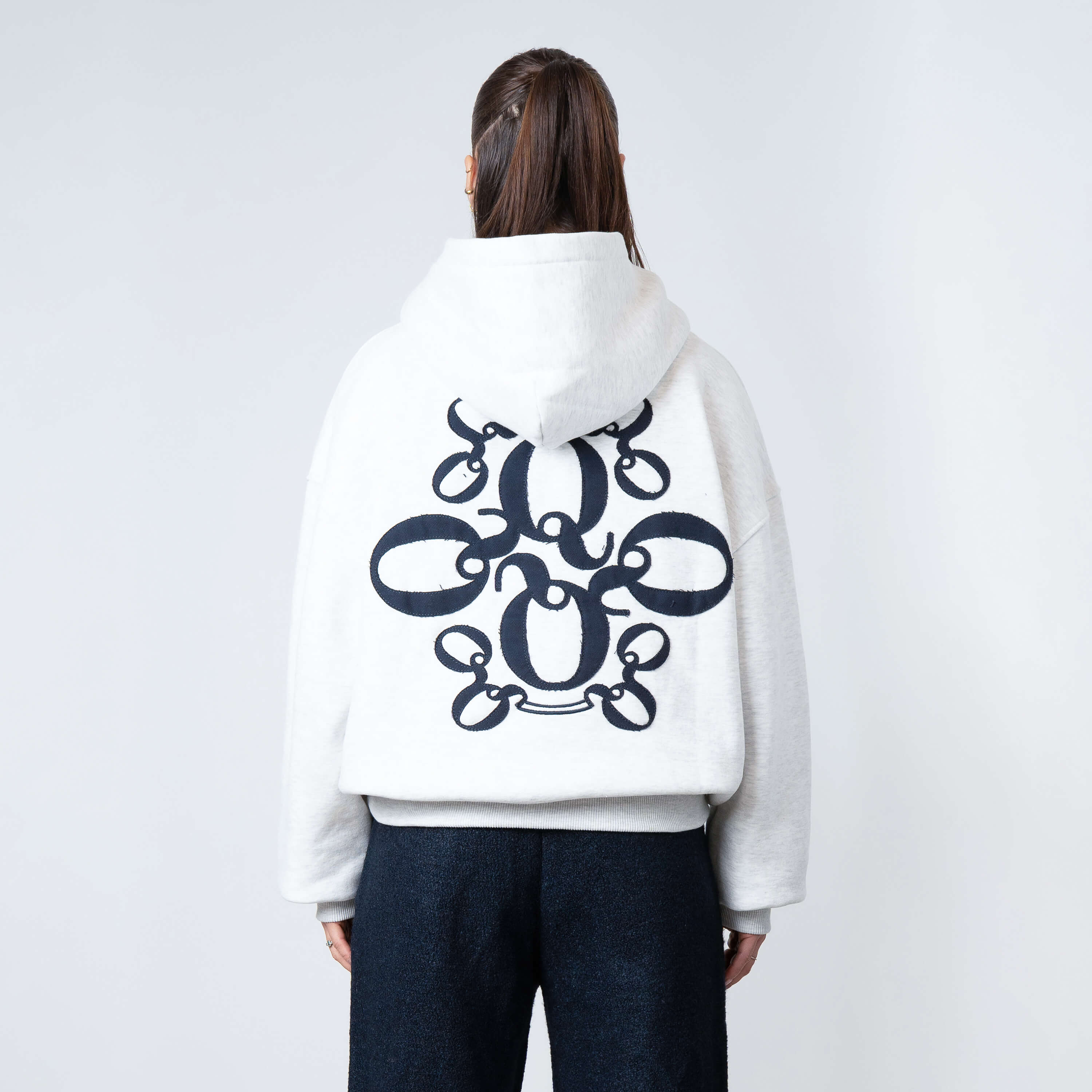 Model is 168 cm and wears size XS
