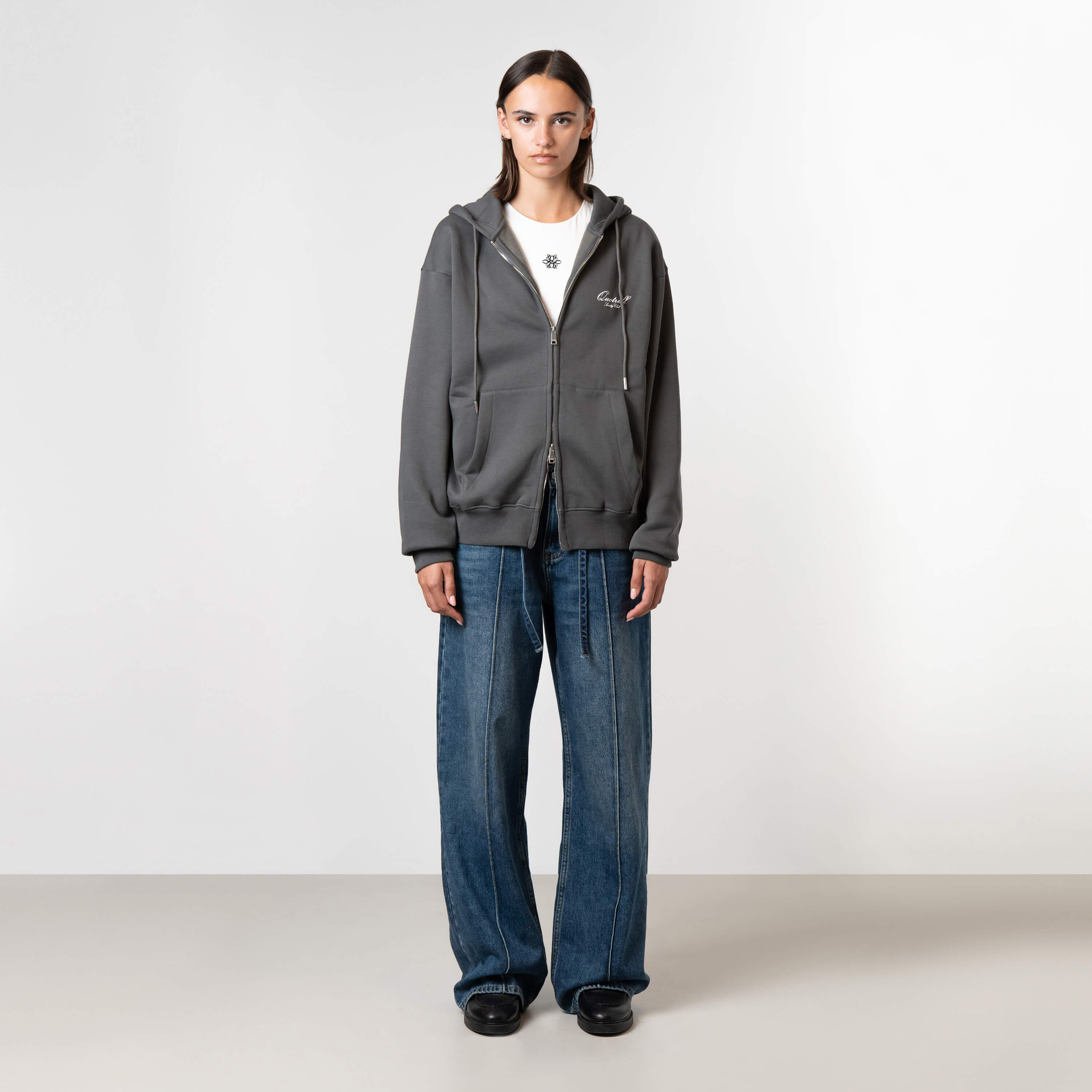 Model is 175 cm and wears size S
