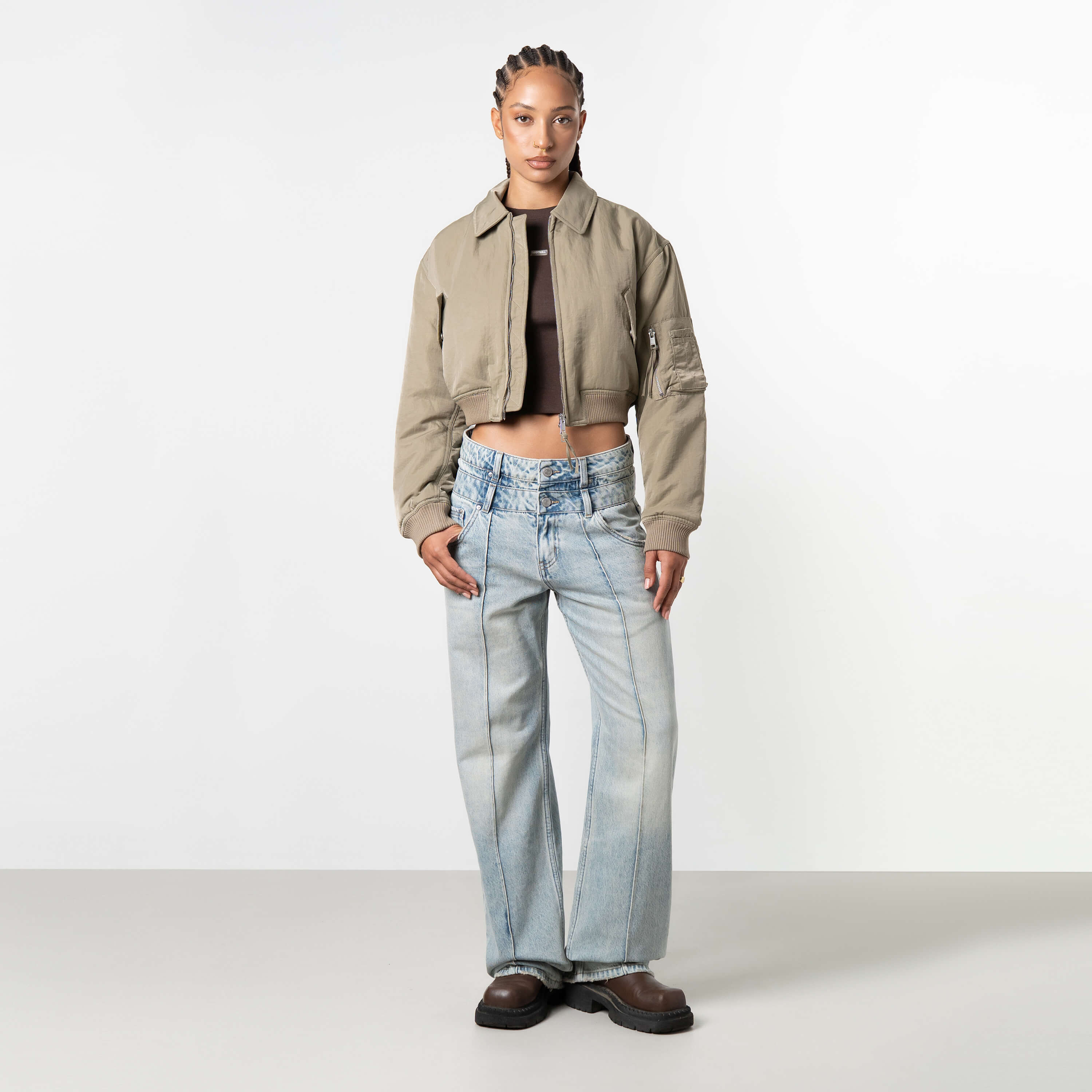 Model is 172 cm and wears size S
