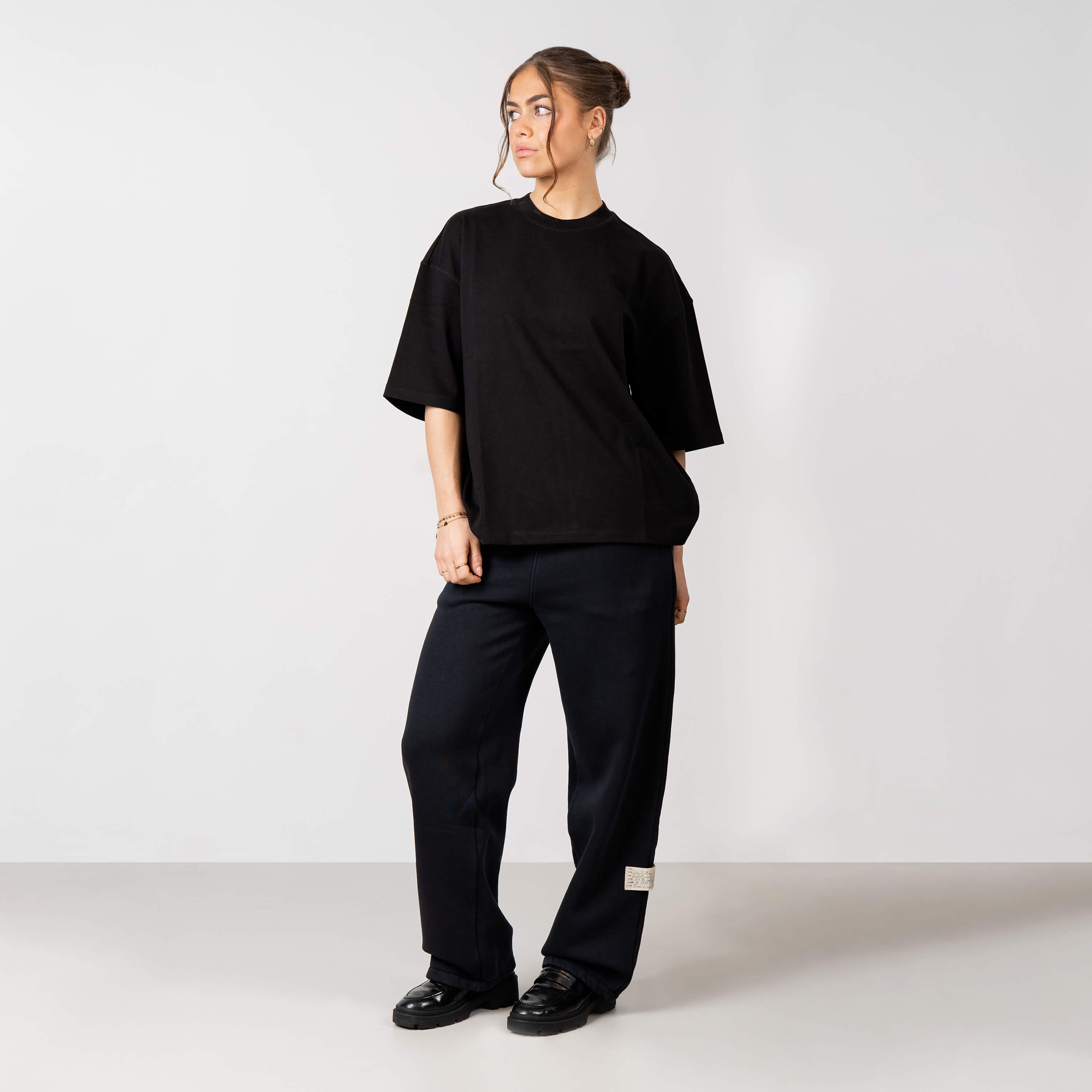 Model is 168 cm and wears size XS
