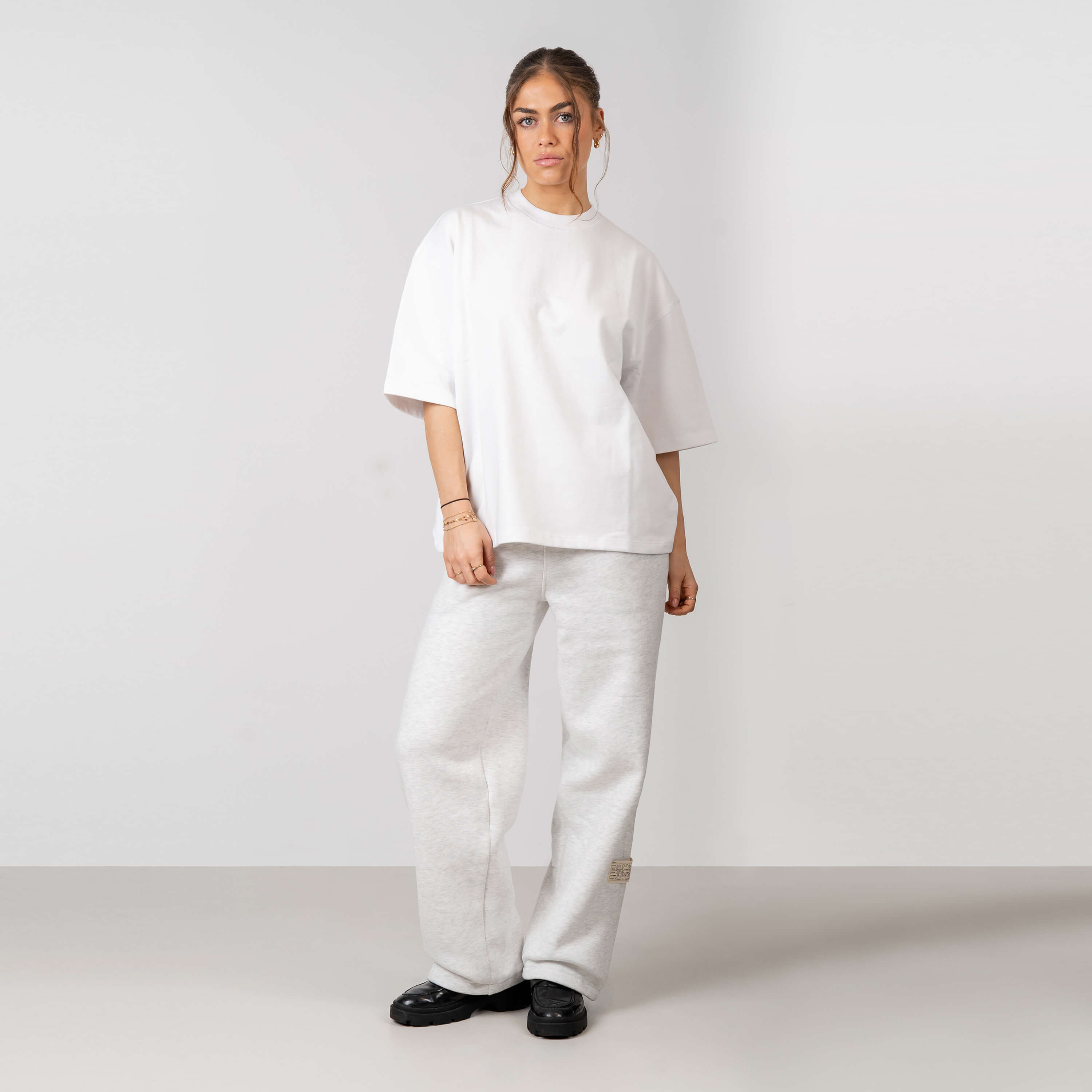 Model is 168 cm and wears size XS
