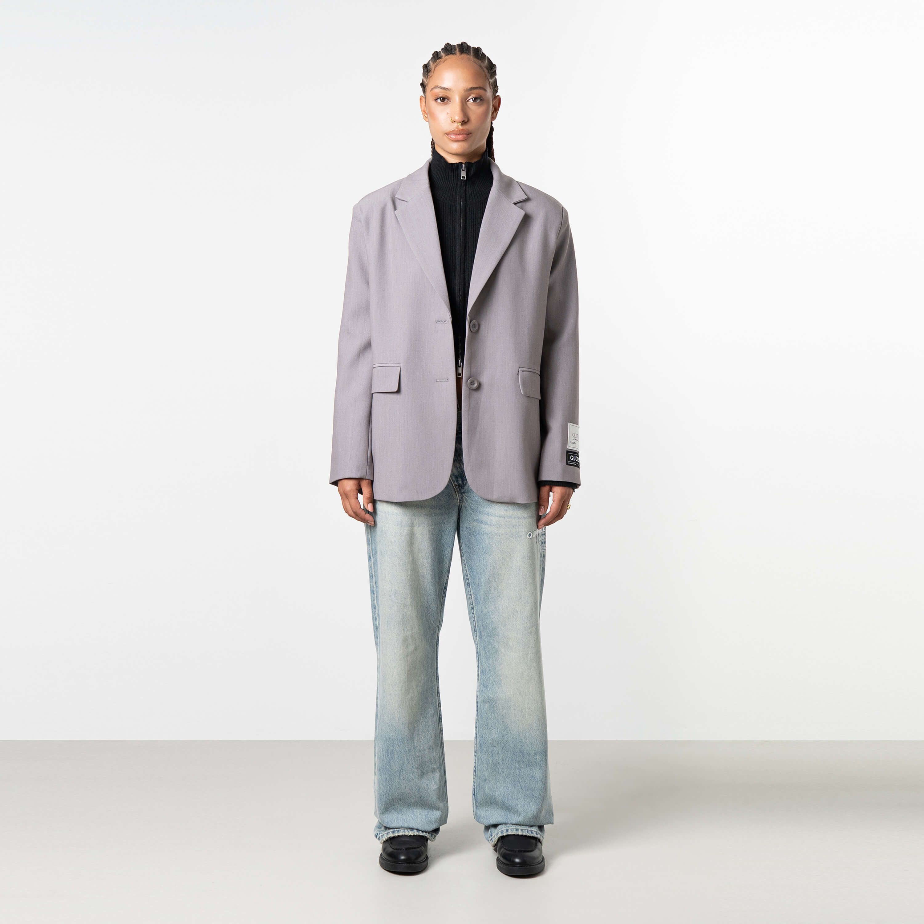 Model is 172 cm and wears size S
