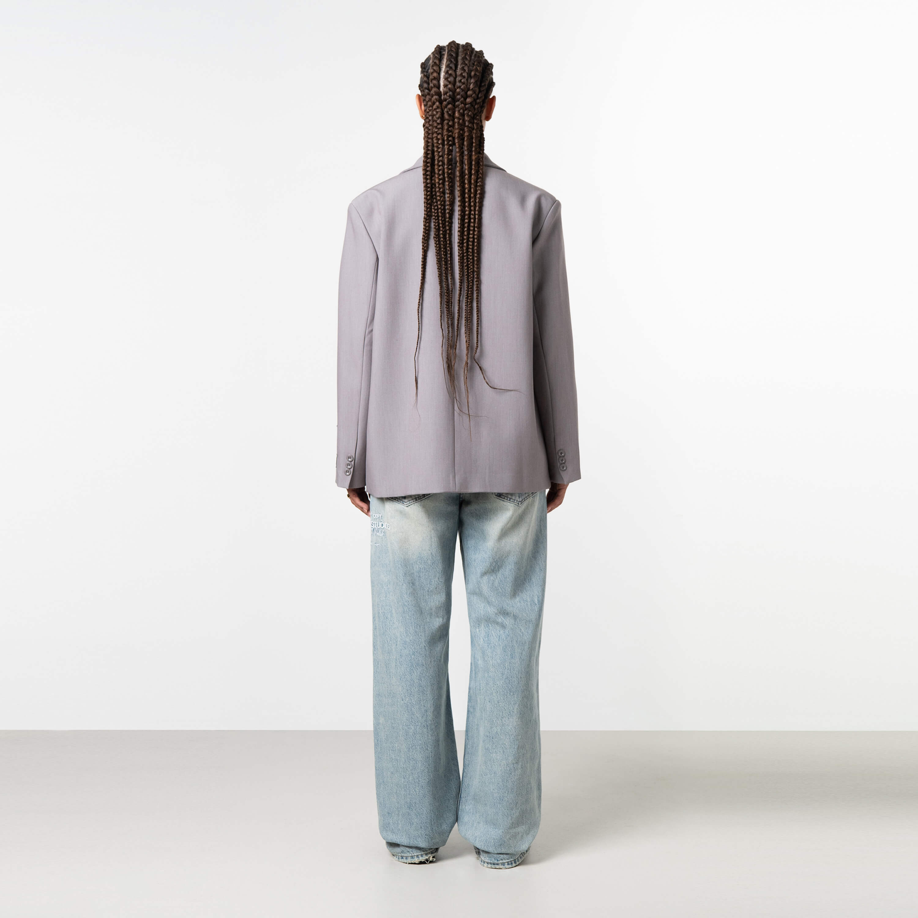 Model is 172 cm and wears size S
